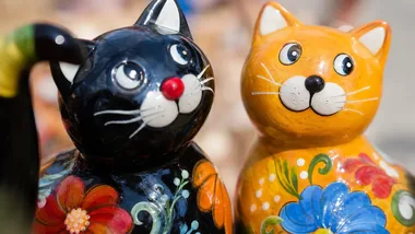 Ceramiczne zwierzaki czekają na drugi wypał. Efekt pokaże szkliwo