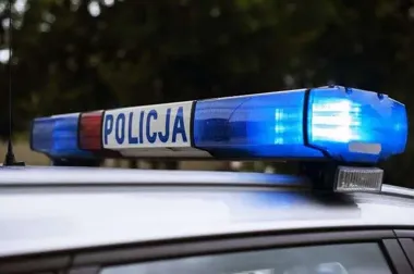 Czterech pijanych wyeliminowano z ruchu - policja zatrzymała rowerzystów i kierującą Mercedesem