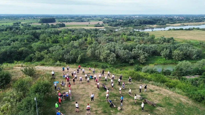 Grafika promocyjna wydarzenia Dobre praktyki z Polskim Stowarzyszeniem Nordic Walking — Sandomierz 2026