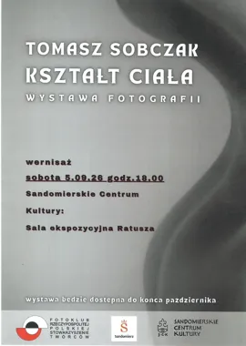 W Ratuszu ciało układa się w geometrię. Nowa wystawa Tomasza Sobczaka