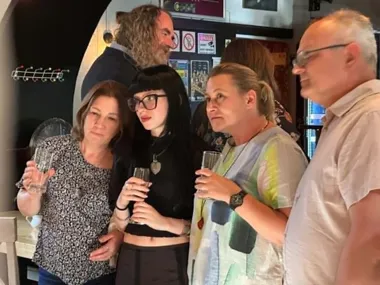Fragmenty spojrzeń w Sandomierzu - tkanina udaje twarz i nie daje spokoju