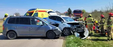 Dwa auta zderzyły się w Gałkowicach - dwie osoby trafiły do szpitala