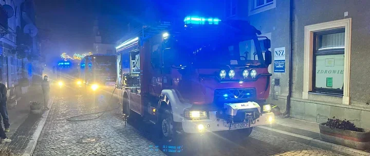 Pożar w kamienicy w Sandomierzu - dwóch mężczyzn nie przeżyło akcji ratunkowej