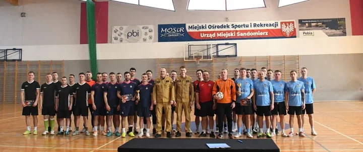 Kielce triumfują w Sandomierzu - strażacy zgarnęli puchary po widowisku